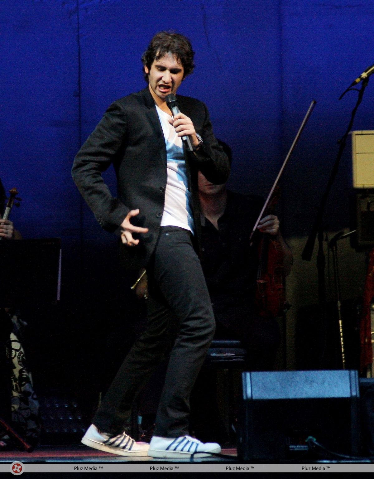 Josh Groban performs at the Bank Atlantic Center | Picture 111501